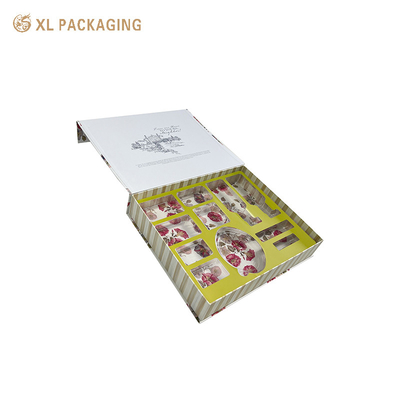Élégance personnalisée à l'intérieur Impression en couleur blanche Magnétique SkinCare Emballage 157gm Artpaper Emballage Cosmétique Boîte