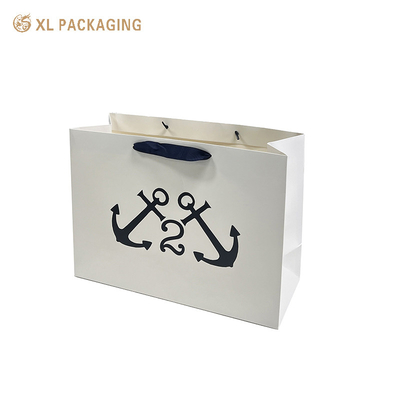 acheter Vêtements cadeaux sacs en papier mode mate poignée noire pouf pour le client type de boîte fournie online manufacture