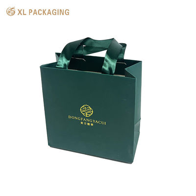 acheter Sac cadeau de bijoux personnalisé. Sac de papier de luxe avec poignée de ruban. fabrication en ligne