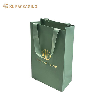 acheter Conception personnalisée Imprimé Achat cadeau Emballage Sac en papier avec votre propre logo Ruban vert de luxe Sac en papier épais pour les vêtements online manufacture