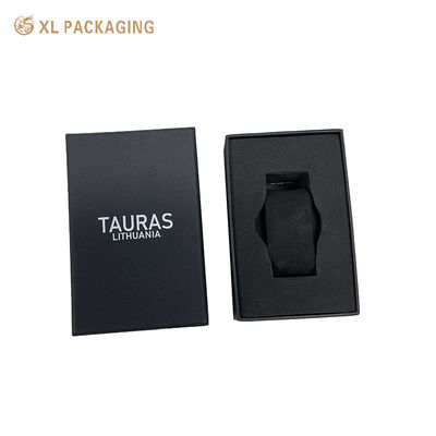 acheter Une boîte rigide de montre en papier texturé noir de luxe. Une boîte cadeau de montre à base de couvercle en deux pièces recyclable avec plateau en mousse EVA et oreiller de montre. fabrication en ligne