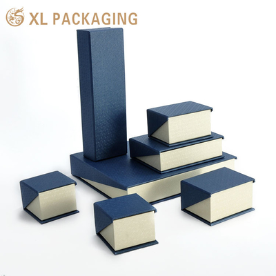 acheter Parfait pour cadeaux de mariage, fêtes nuptiales, marques de bijoux, emballages de bijoux de luxe avec logo personnalisé, boîtes cadeaux pour boucles d'oreilles, bagues, intérieur en satin, design en relief, plateau empilable online manufacture