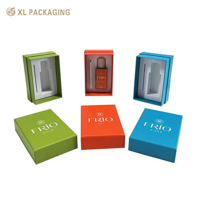 acheter Boîte d'emballage rigide de parfum vert de luxe personnalisée à 3 pièces Impression de logo blanc, plateau EVA avec fentes séparées pour le parfum et la carte, styles de boîte multiples et mousse interne fabrication en ligne