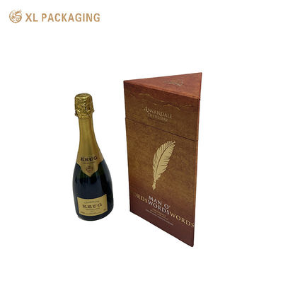 Boîte à vin triangulaire de luxe sur mesure avec porte-bouteille en carton et finition en feuille d'or