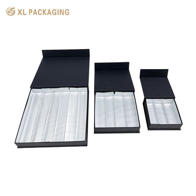 Boîte-cadeau blanche faite sur commande d'aimant de logo de boîte de chocolat noire de luxe avec des diviseurs de papier