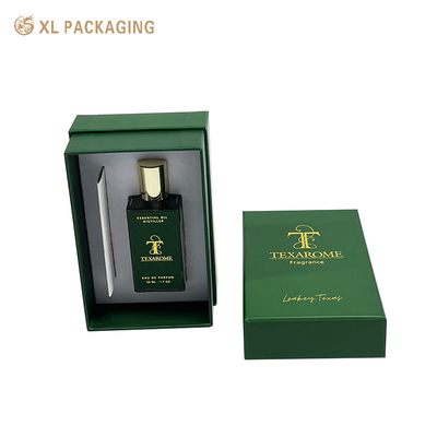 Personnaliser la boîte de parfum de luxe à l'intérieur de soins de la peau couvercle cosmétique et base pour le cadeau