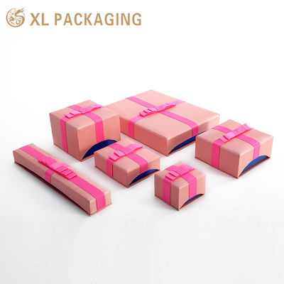 Couvercle rose et ensemble de boîtes de bijoux de base, papier spécial 120gm, impression de logo personnalisé pour l'emballage de bijoux