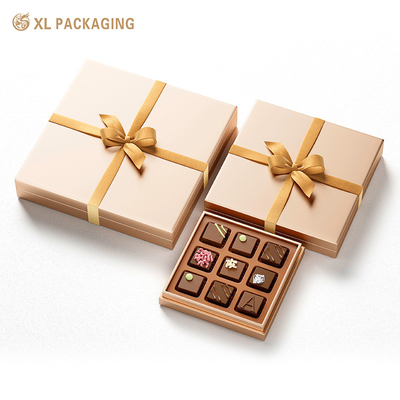 Emballage personnalisé en CMYK en relief Chocolat bonbon couvercle Base Artpaper Box avec base de ruban