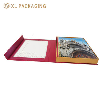 Coffret cadeau de luxe pour livres d'art et d'architecture avec fenêtre transparente, reliure cousue et finition dorée à chaud
