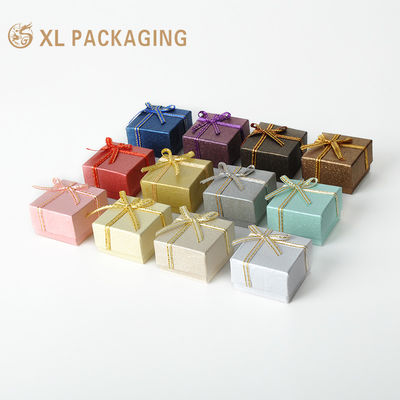 Boîte de bijoux personnalisée de luxe Boîte d'emballage de bijoux en carton Boîte noire personnalisée Boîte cadeau Montres Anneaux Boucles d'oreilles