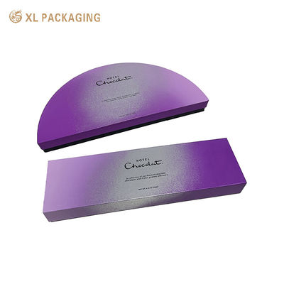 Boîte de chocolat en forme de livre dégradé violet personnalisée avec finition en feuille d'argent pour la production automatique de machines