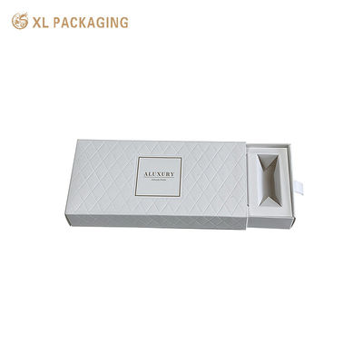 Boîte cadeau de parfum de tiroir en relief blanc avec poignée de ruban, boîte de carton à emballage plat avec insertion de papier personnalisé