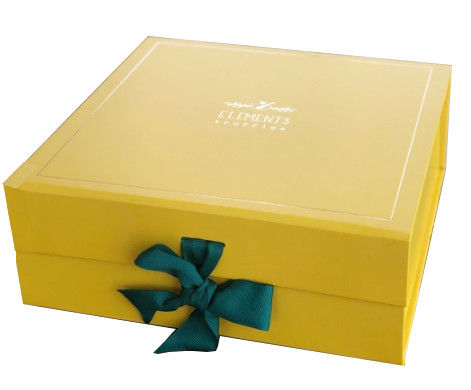 Boîte-cadeau rigide magnétique jaune Soft Touch avec ruban pour vêtements