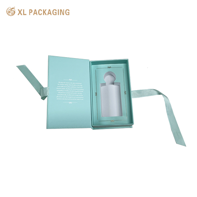 Emballage cosmétique de luxe sur mesure Boîtes en satin avec logo en relief Carton rigide et forme personnalisée Idéal pour les lancements de marques Ensembles cadeaux de luxe